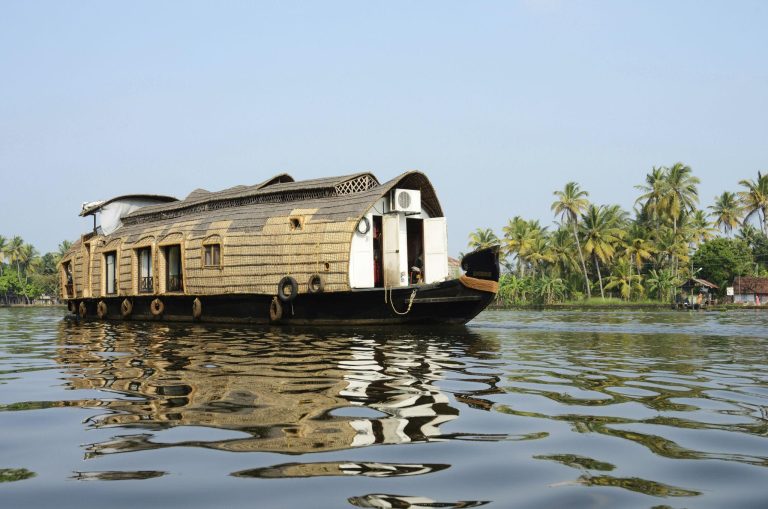 enchanting-kerala-5n-6d-tour-package-5